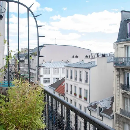 Charming Close To Republique *